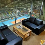 Volley מלון